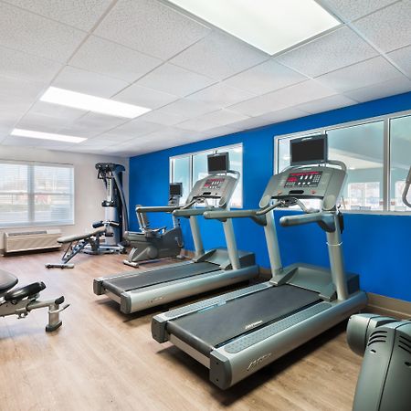 Holiday Inn Express & Suites - Columbus Airport East By Ihg Экстерьер фото