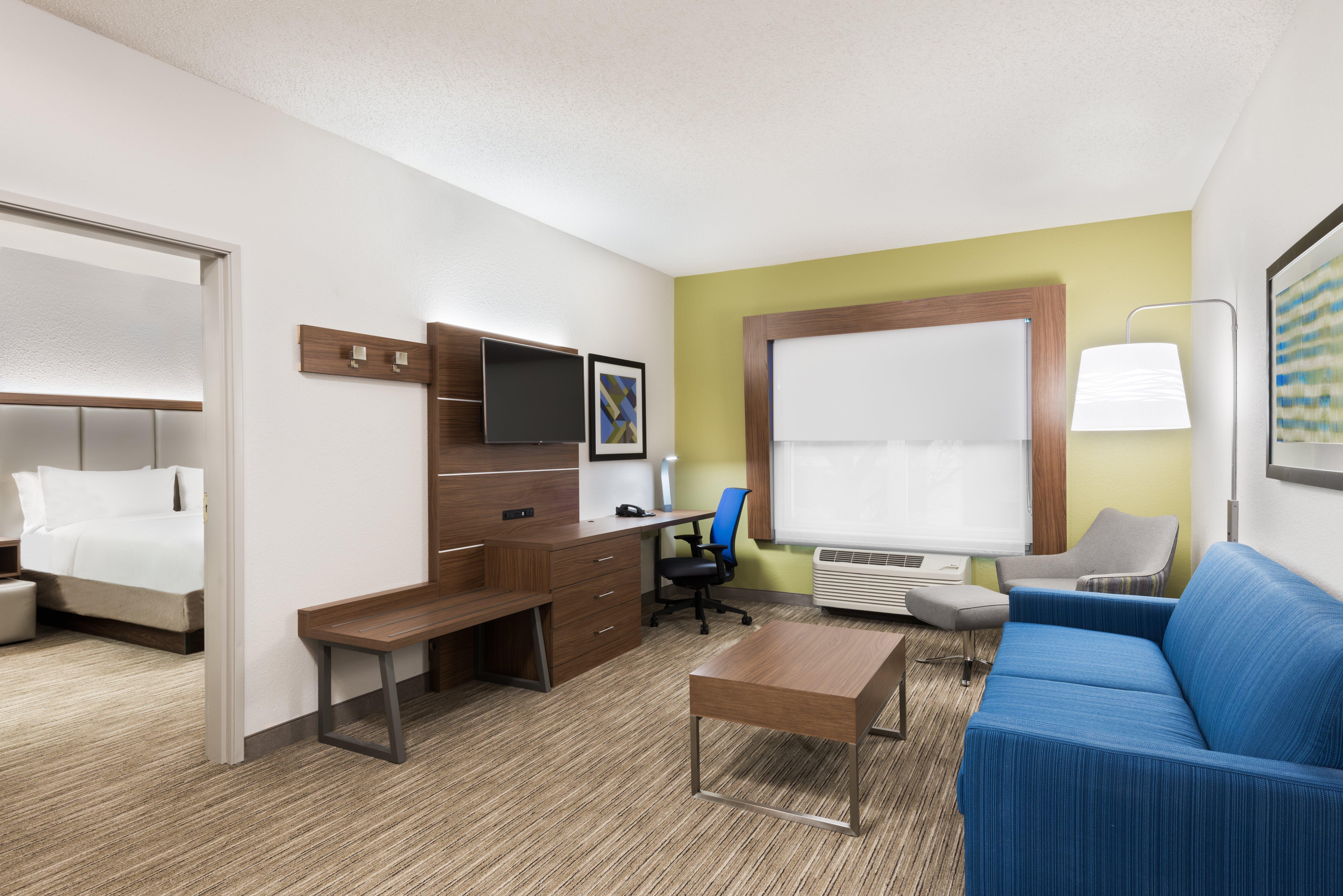 Holiday Inn Express & Suites - Columbus Airport East By Ihg Экстерьер фото