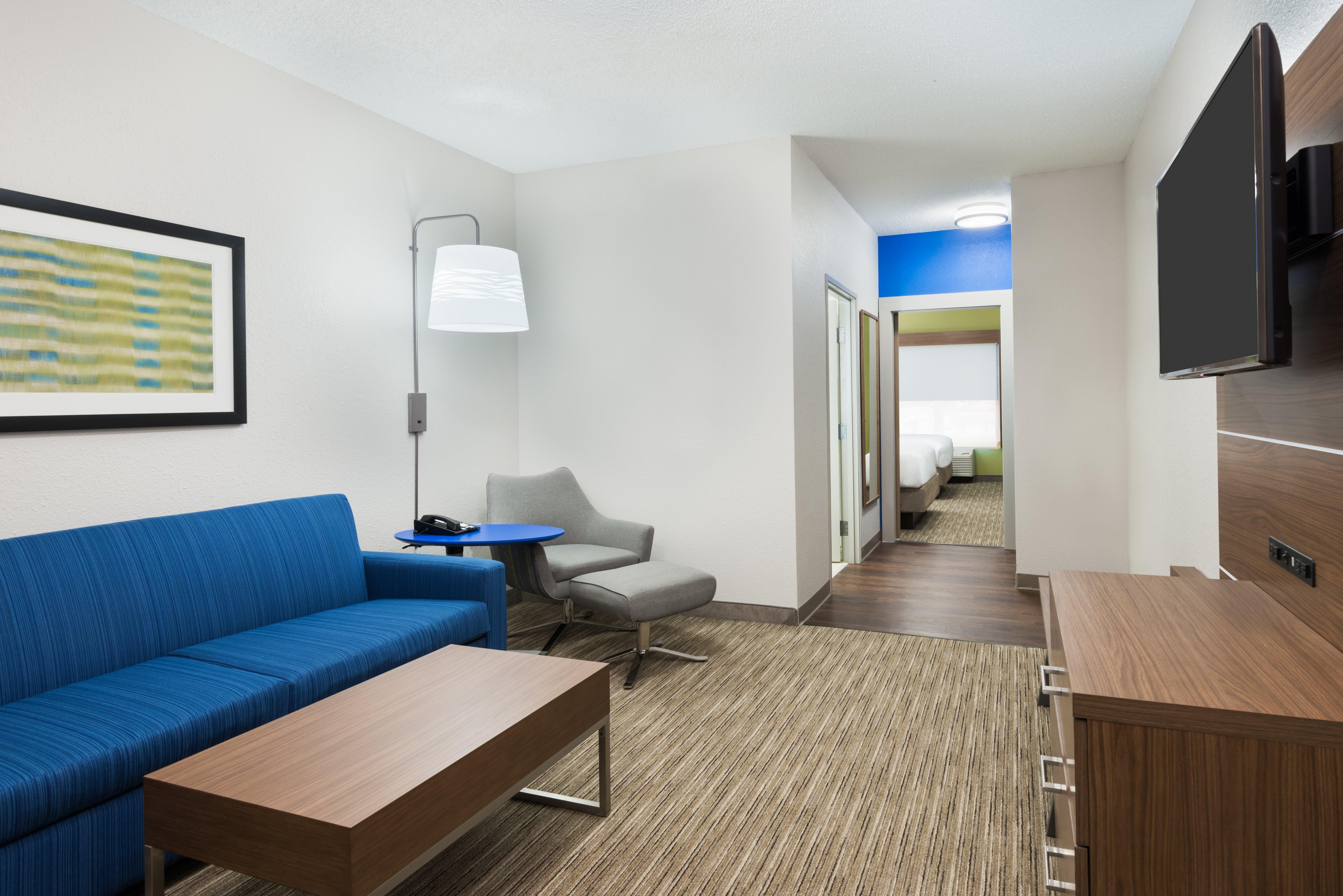 Holiday Inn Express & Suites - Columbus Airport East By Ihg Экстерьер фото
