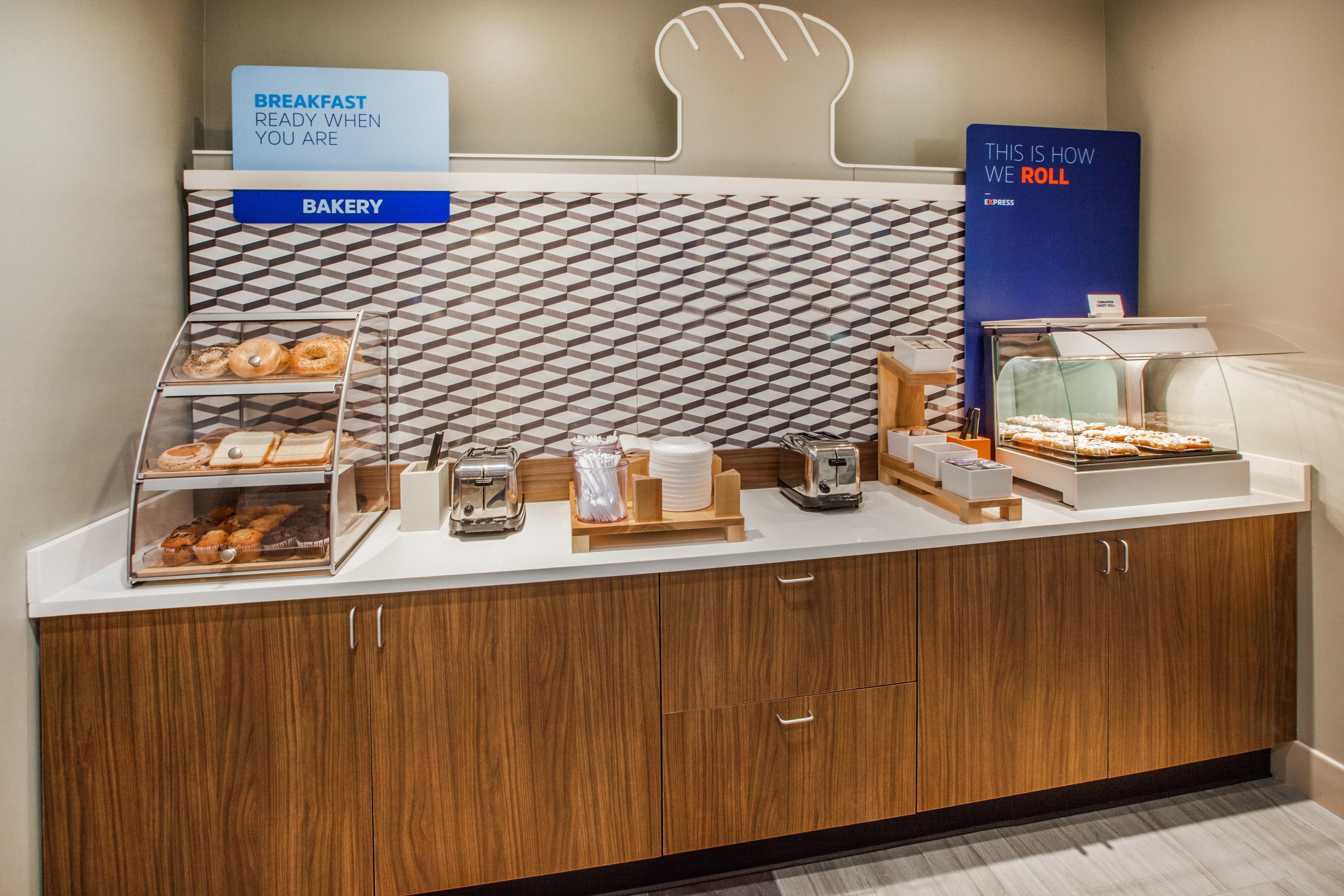 Holiday Inn Express & Suites - Columbus Airport East By Ihg Экстерьер фото