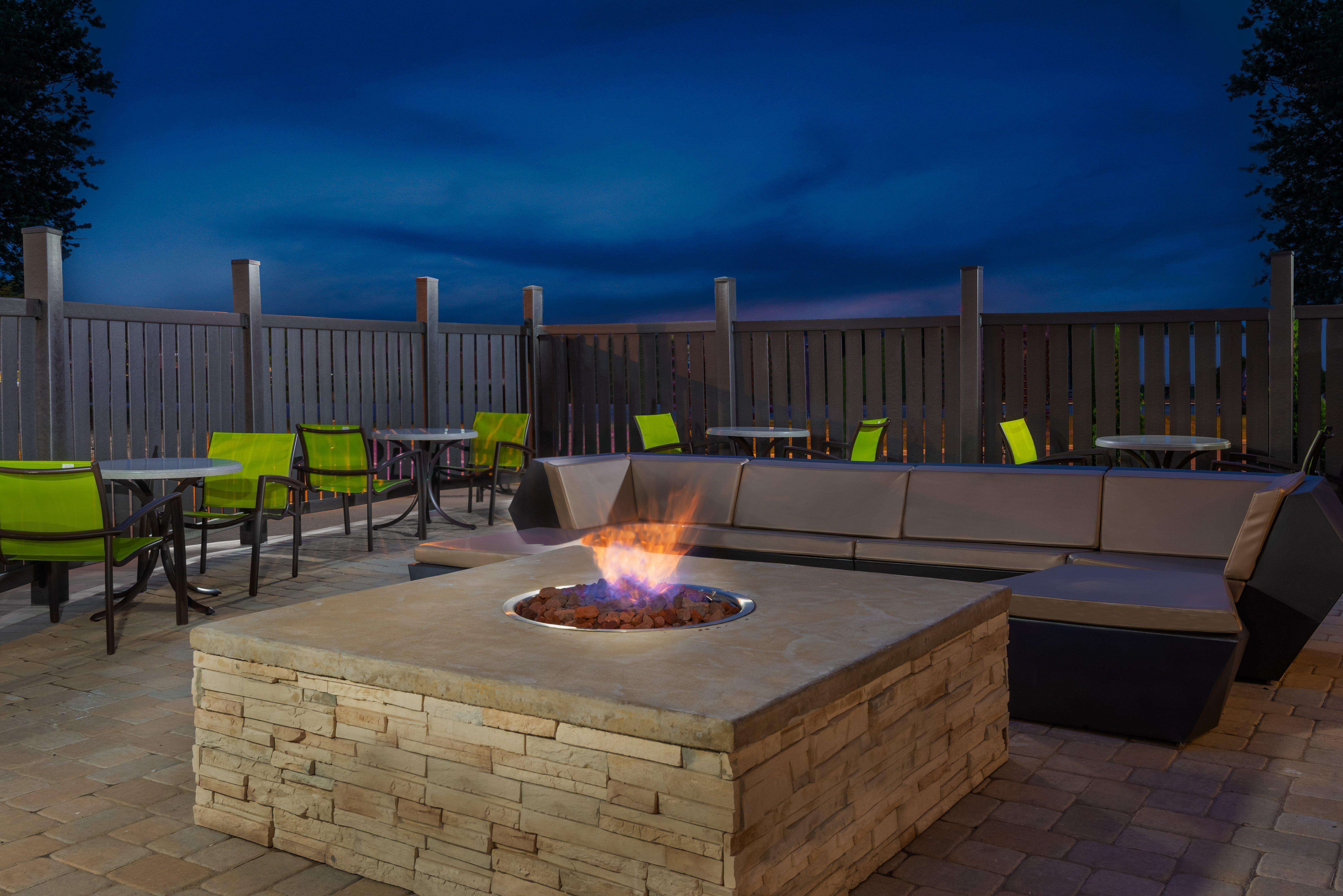 Holiday Inn Express & Suites - Columbus Airport East By Ihg Экстерьер фото