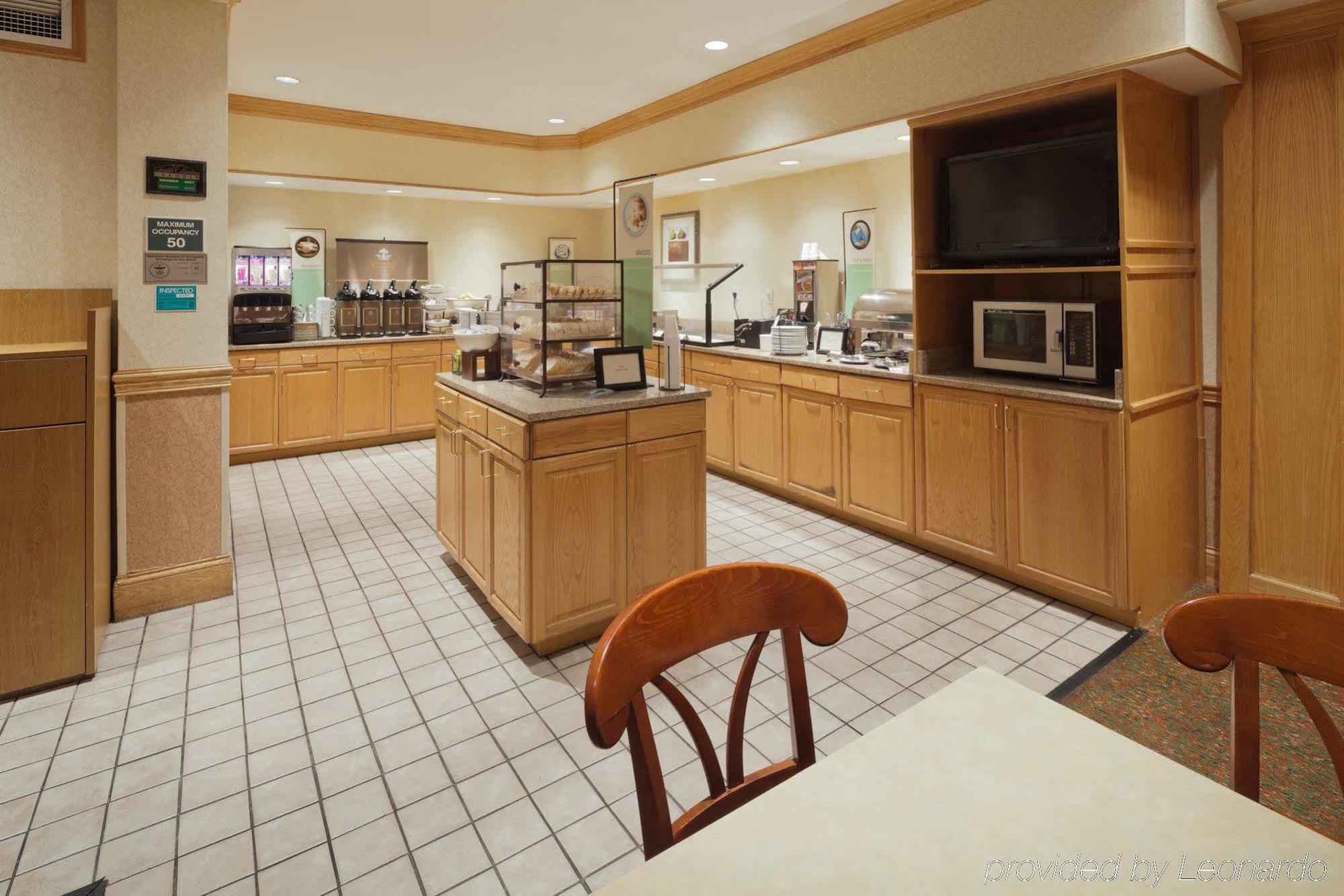 Holiday Inn Express & Suites - Columbus Airport East By Ihg Ресторан фото