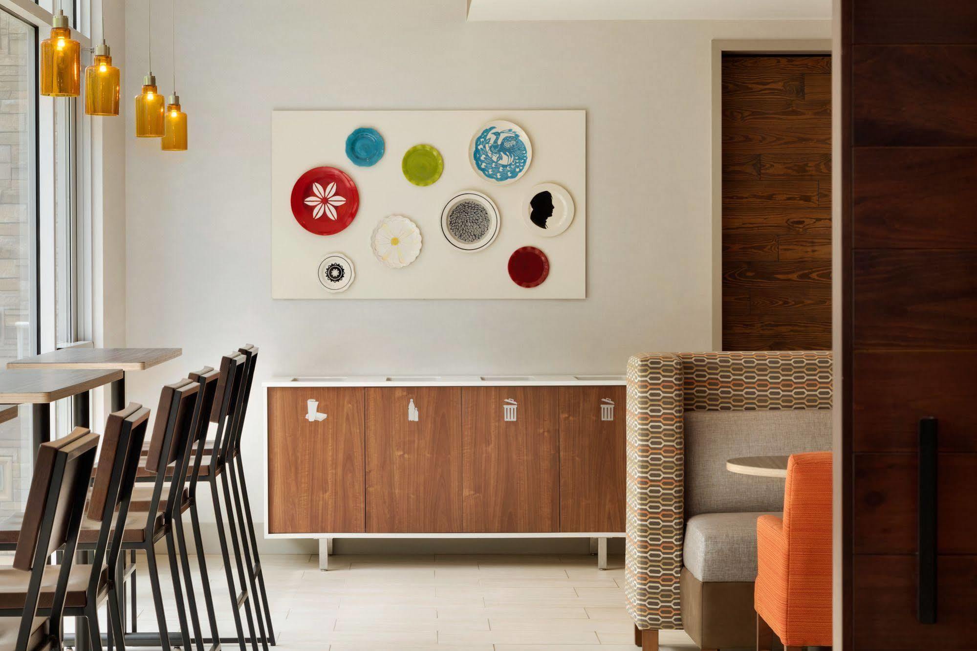 Holiday Inn Express & Suites - Columbus Airport East By Ihg Экстерьер фото